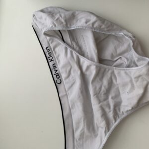 Gennemsigtig våd trusse