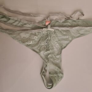 Brugt g-streng med onani