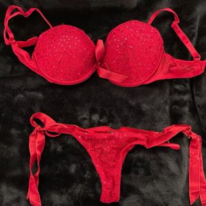 Sexet og forførende studine i pink