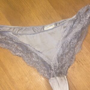 Frække våde blonde trusser