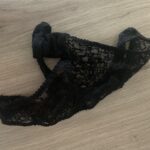 Daggamle blonde g-streng sælges