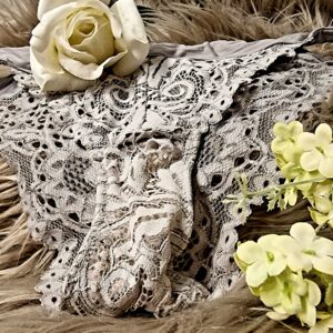 Lyserøde, med blonder og tilbehør 