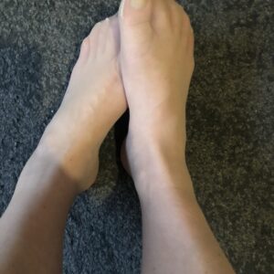 Nylonstrømper der dufter af fisse og fødder