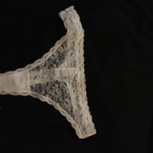 Hvid blonde g-streng