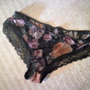 Frække Blomstrede trusser (med squirt!)