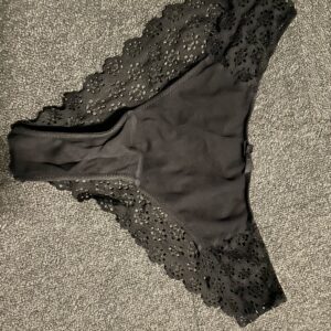 Lækre brugte trusser i sort