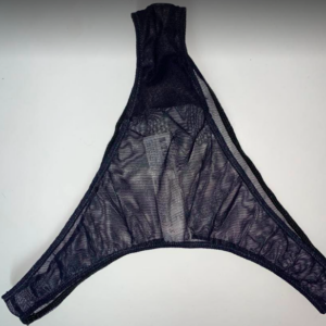 Sorte gennemsigte trusser