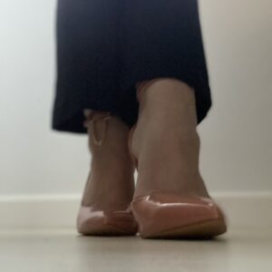 Frække stiletter sælges