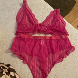 Lækkert lingeri i pink