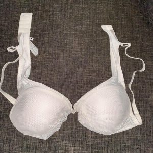Brugt hvid BH