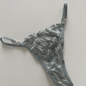 Sød lille blonde g-streng