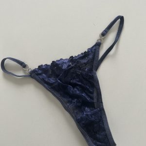 Lille blonde g-streng