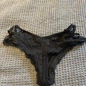 Kvalitets trusser sælges