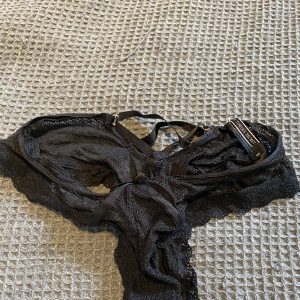 Kvalitets trusser sælges