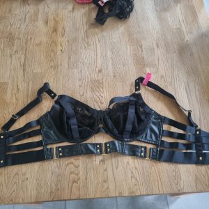 Fræk bh- har været brugt i swingerklub