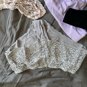 Frække hvide g streng - nye og klar til at blive brugt