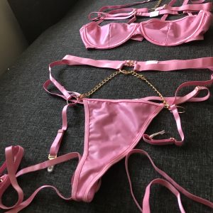 Brugt lingerisæt LYSERØD