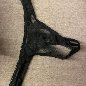 Gennemsigtige trusser med hul til fissen