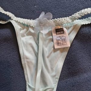 Dejligt brugte trusser og g-strenge i størrelse M