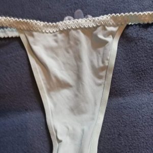 Dejligt brugte trusser og g-strenge i størrelse M