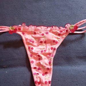 Dejligt brugte trusser og g-strenge i størrelse M