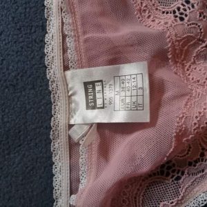 Dejligt brugte trusser og g-strenge i størrelse M