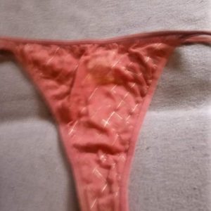 Dejligt brugte trusser og g-strenge i størrelse M