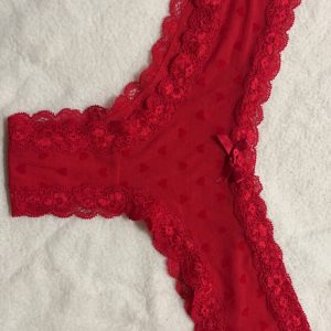 Rød gennemsigtig g-streng