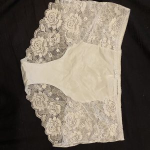 Hvid halvgennemsigtig blonde trusse