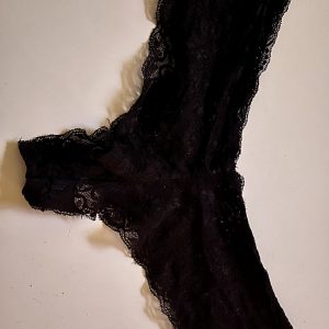 Klassiske sorte blondetrusser