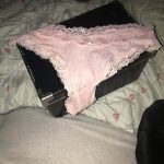 Fine lyserøde brugte trusser