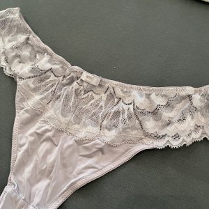 Velduftende rosa g-string