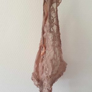 Juicy blonde g-strenge brugt 1 døgn