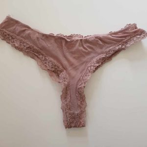 Juicy blonde g-strenge brugt 1 døgn