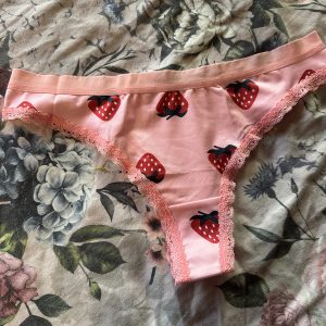 Jeg fået nye frække trusser hjem! Laves specielt til dig