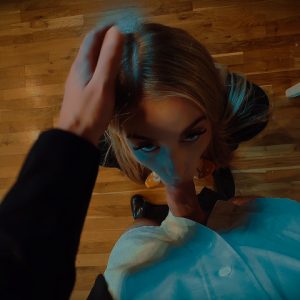 Rosa bliver udnyttet hårdt af hendes nye chef