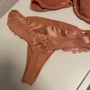 Undertøj sæt - brugt på fotoshoot