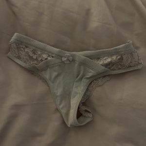 Brugt lyserød bomulds g-streng