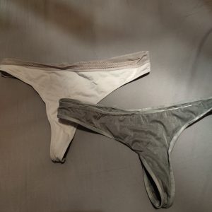 Brugt g-streng! Mød mig og tag dem selv af! (tilvalg)