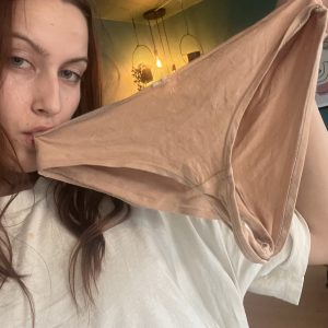 Hverdags trusser hudfarve