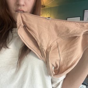 Hverdags trusser hudfarve