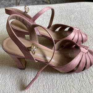 Lyserøde højhælede sko