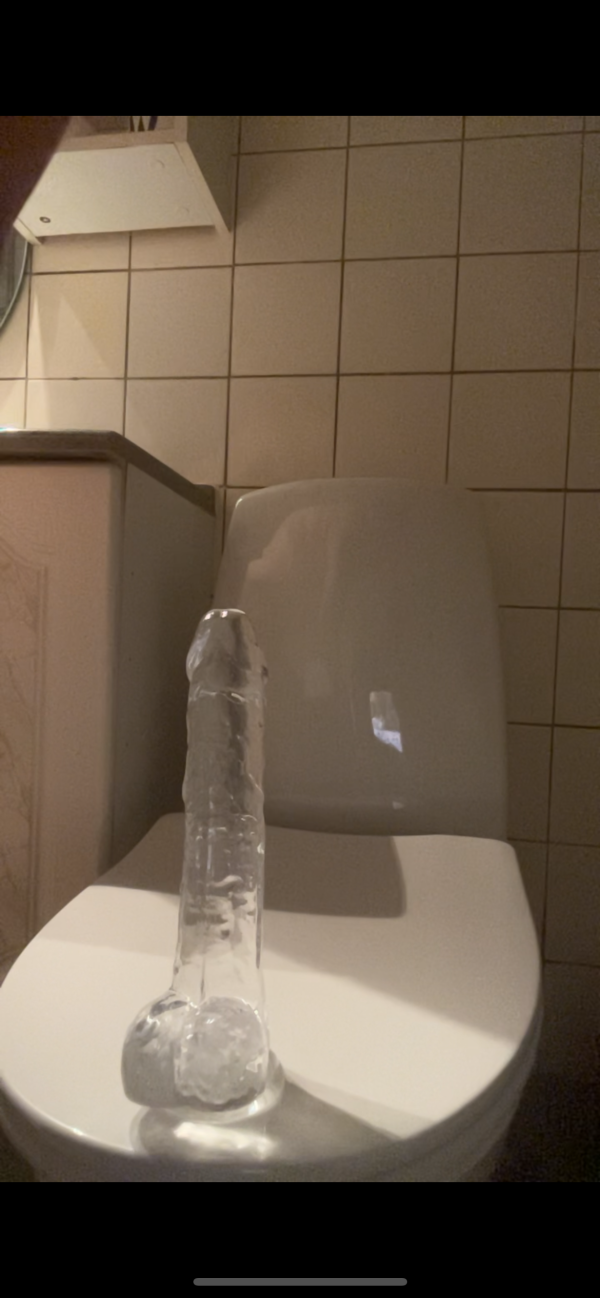 Ser mig kneppe denne dildo