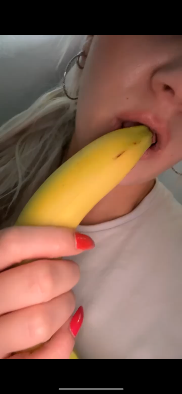 Video med jeg sutter på en banan/dildo