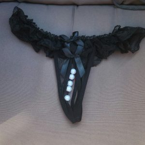 Blonde g-streng med perler