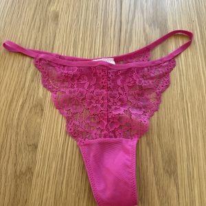 Fræk pink g-streng