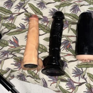 Sex maskine med flere stykker legetøj