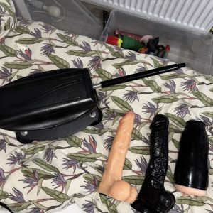 Sex maskine med flere stykker legetøj