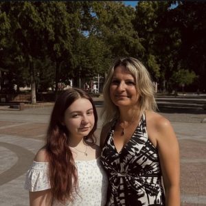 Brugte trusser fra mor og datter, VIDEOER