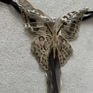 Trusser med frække detaljer